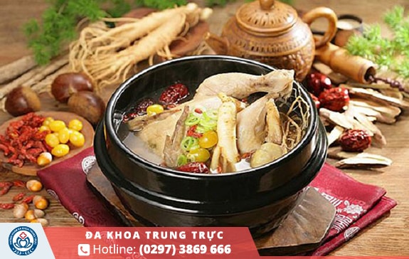  Canh gà hầm sâm có tác dụng bồi bổ khí huyết và cường dương cho nam nhân