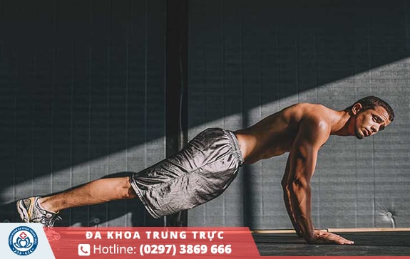 Plank Pose tăng sự dẻo dai và khả năng chịu đựng khi lâm trận